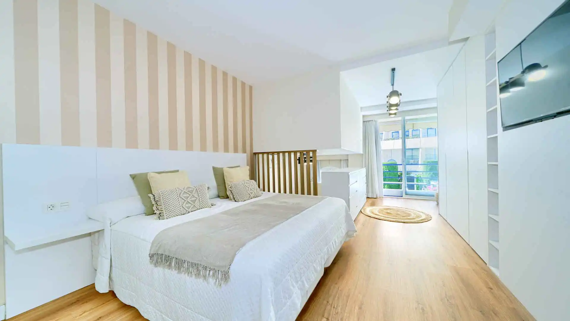 Habitación de Planta baja en venta en Marbella con Aire acondicionado, Terraza y Trastero