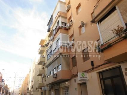 Vista exterior de Pis en venda en  Sevilla Capital amb Aire condicionat i Calefacció