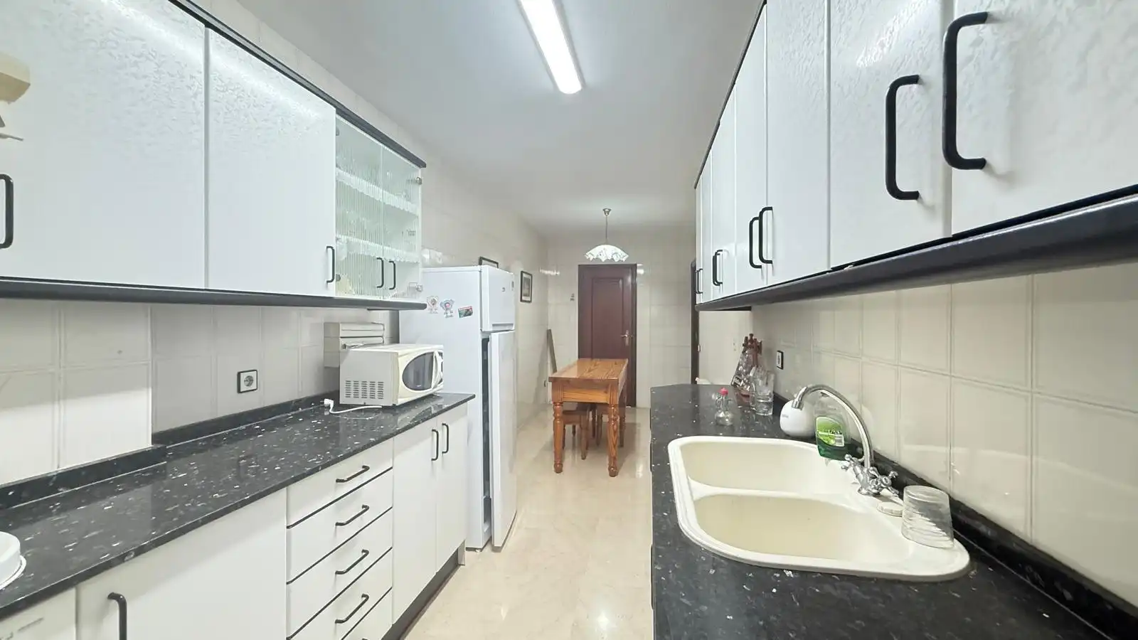Cuina de Pis en venda en Badalona amb Aire condicionat, Calefacció i Terrassa