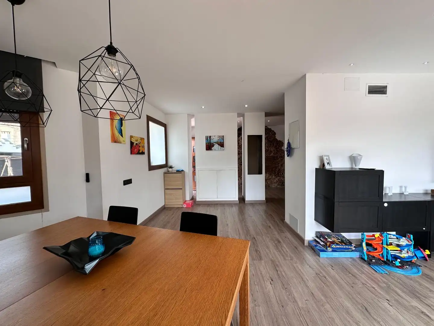Menjador de Casa adosada en venda en Castellar del Vallès amb Aire condicionat, Calefacció i Parquet