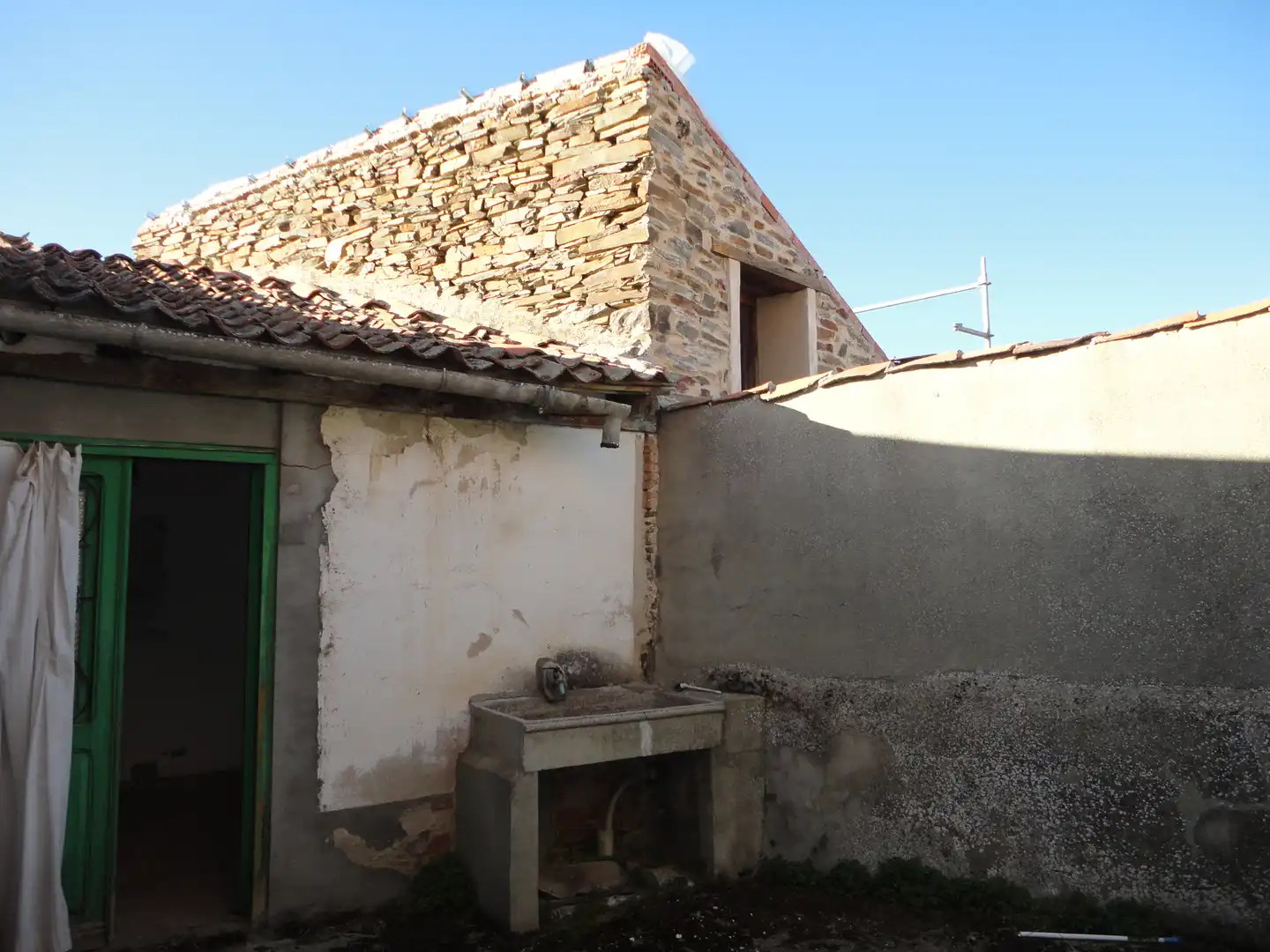 Vista exterior de Casa o chalet en venta en Carbonero el Mayor con Jardín privado, Terraza y Piscina