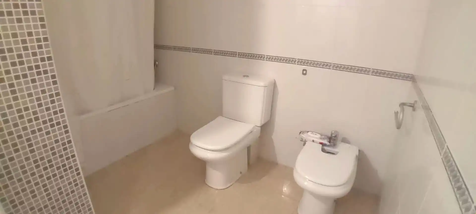 Baño de Piso en venta en Reus con Aire acondicionado, Calefacción y Amueblado