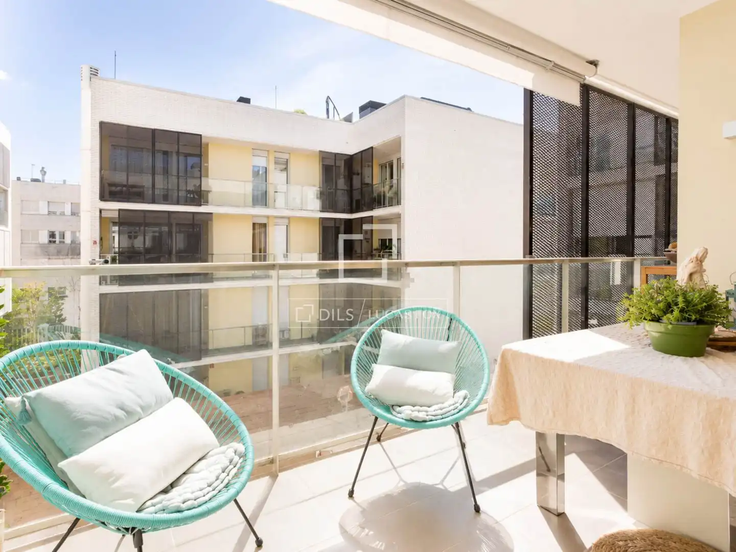 Terrasse von Wohnung zum Verkauf in Sant Cugat del Vallès mit Klimaanlage, Terrasse und Schwimmbad