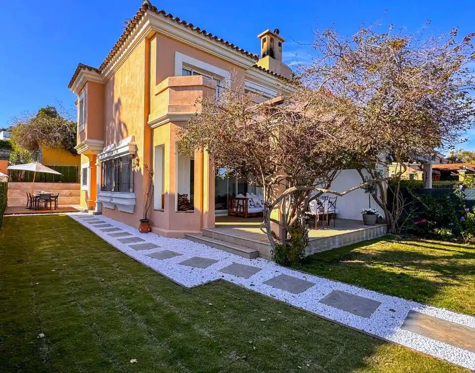 Terrassa de Casa o xalet en venda en La Alcaidesa amb Aire condicionat, Calefacció i Jardí privat