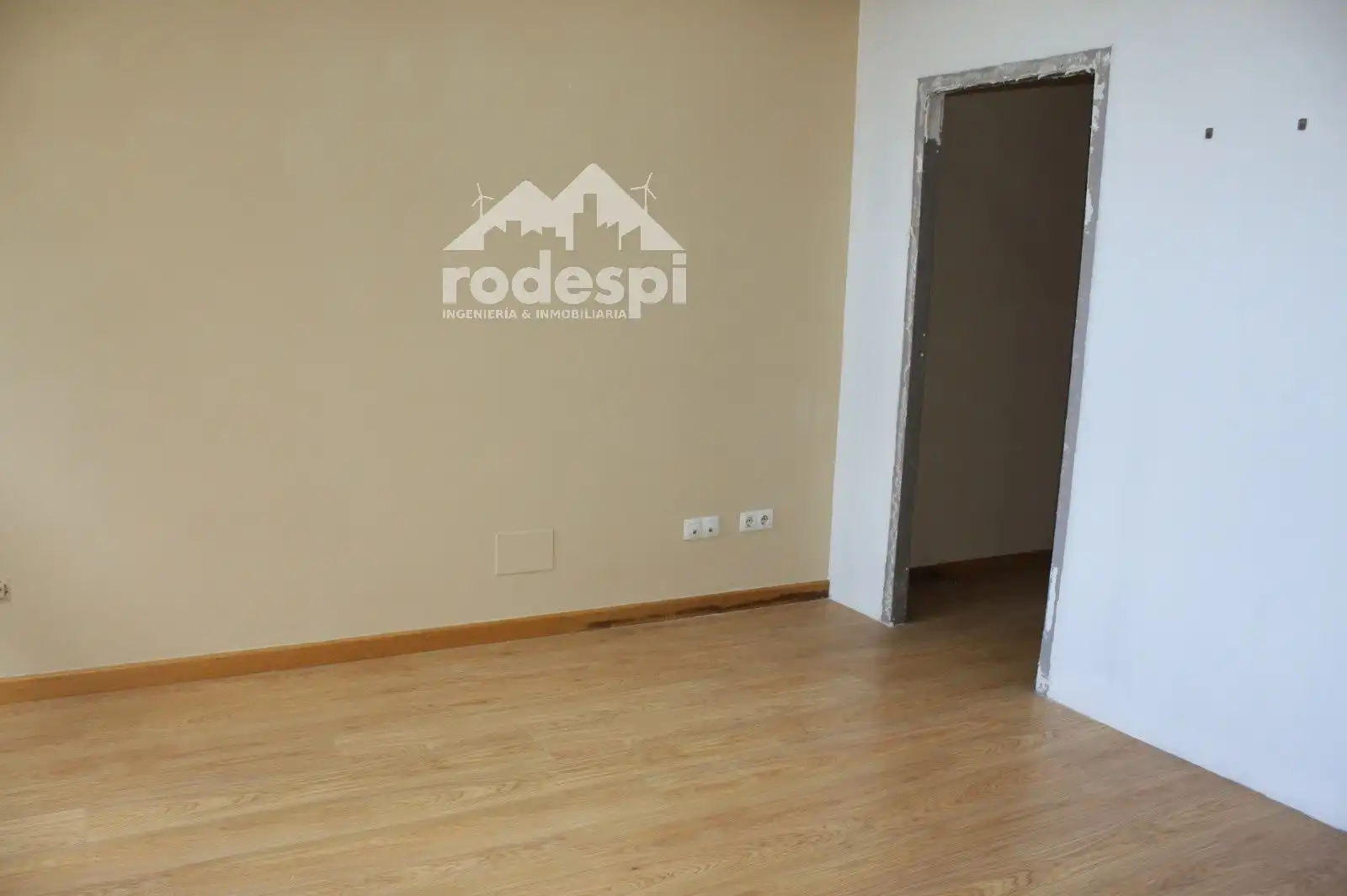 Local comercial en alquiler en CASTELAO, imagen 2