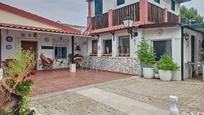 Vista exterior de Casa o xalet en venda en Colmenar de Oreja amb Calefacció, Jardí privat i Terrassa