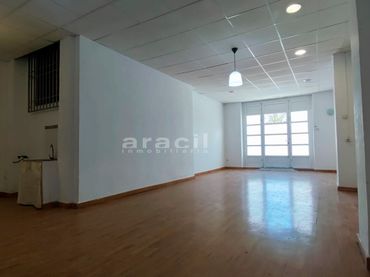 Local comercial en venda a Passeig Ovidi Montllor
