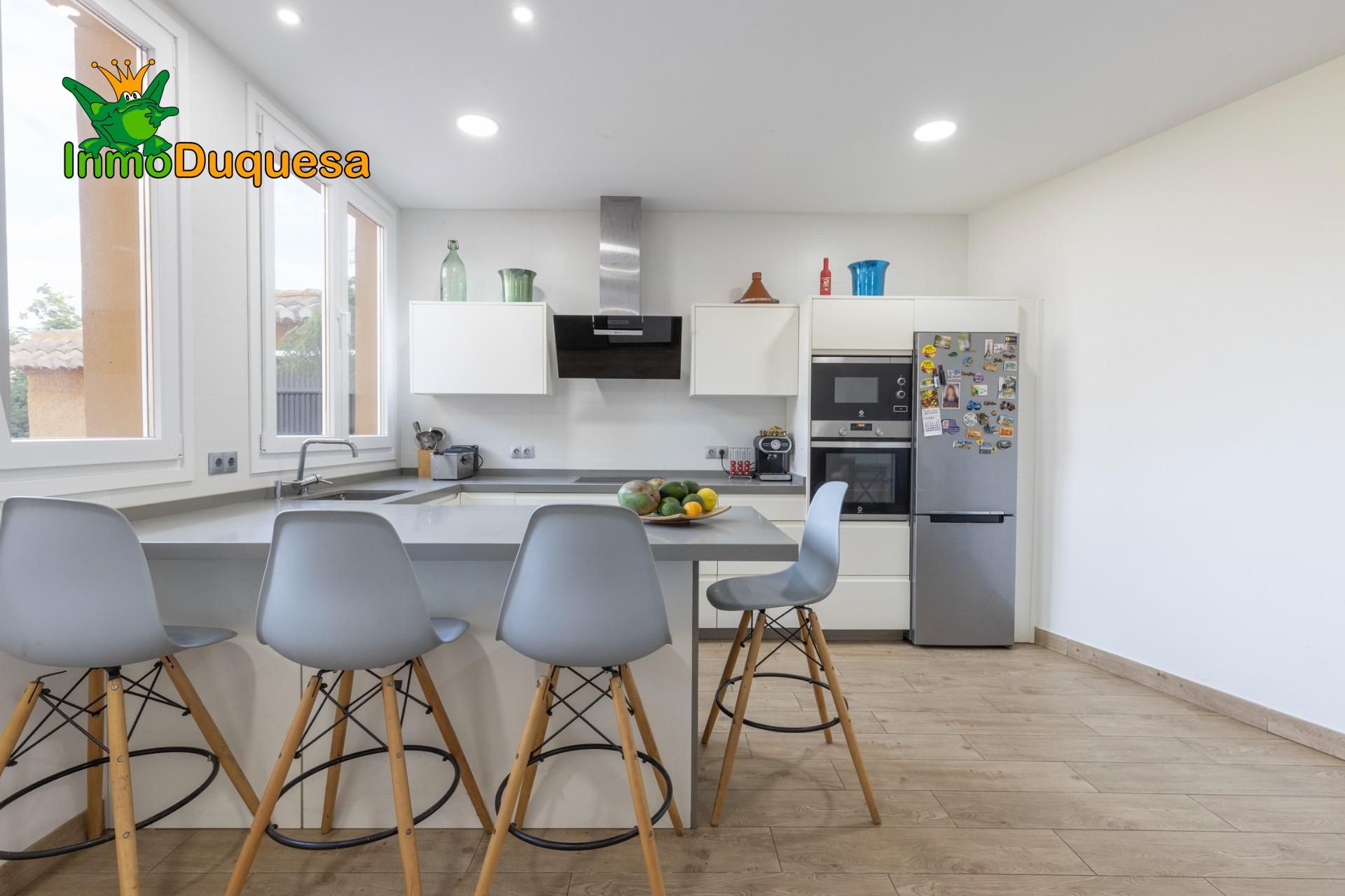 Cuina de Casa o xalet en venda en Almuñécar amb Aire condicionat, Calefacció i Jardí privat