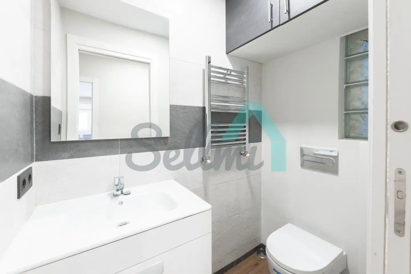 Bathroom of Flat for sale in Gijón   with Heating and Terrace