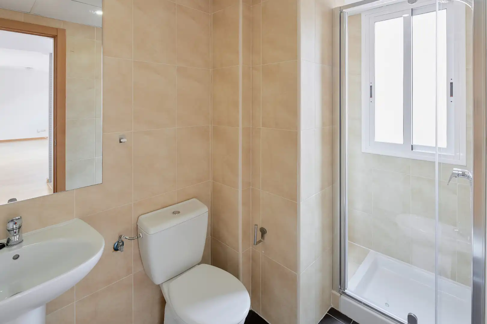 Bathroom of Attic for sale in Madrid  with Air Conditioner, Heating and Parquet flooring