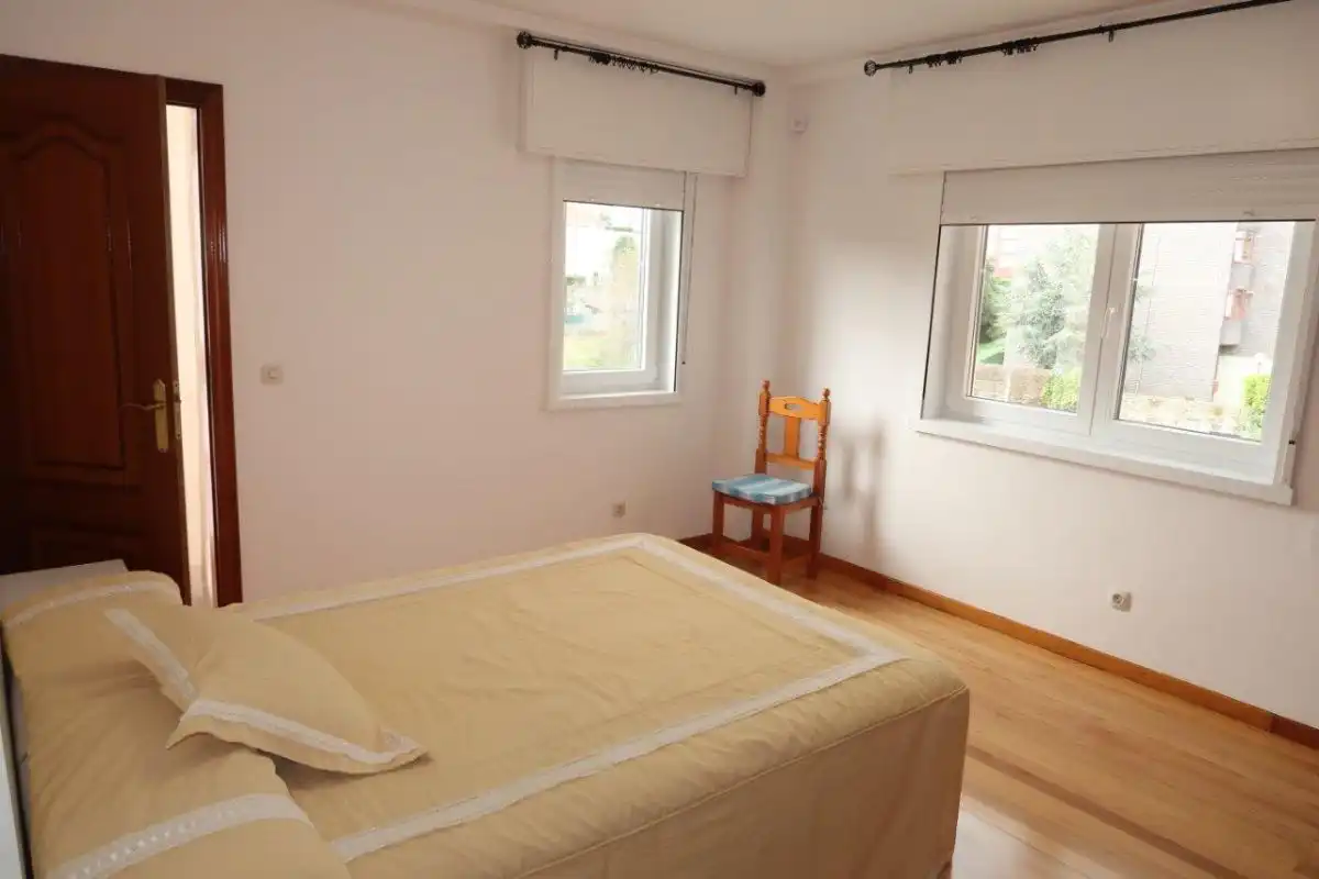 Wohnung zur Miete in Pasaje al Burgo, Eirís
