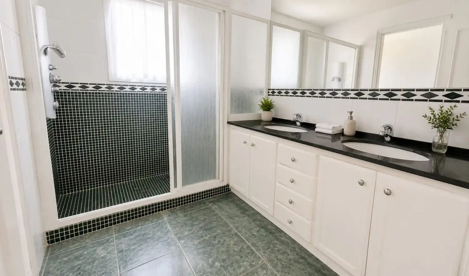 Baño de Casa o chalet en venta en Benicasim / Benicàssim con Calefacción, Terraza y Trastero