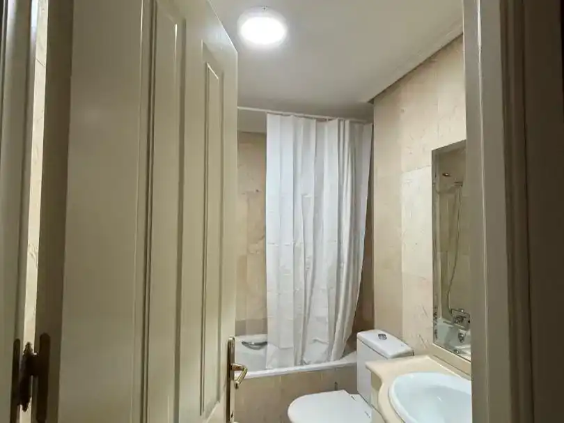 Bathroom of Flat for rent in Centro - Corte Inglés