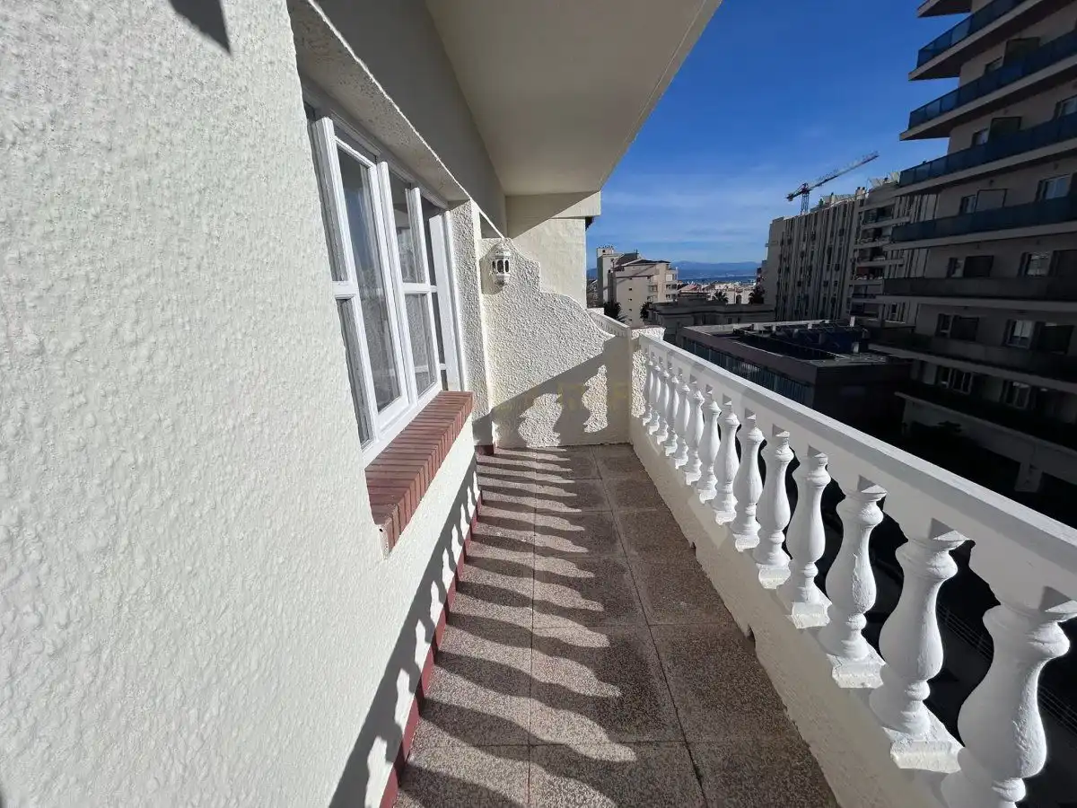 Vivienda con piscina en venta en Los Nidos, imagen 2