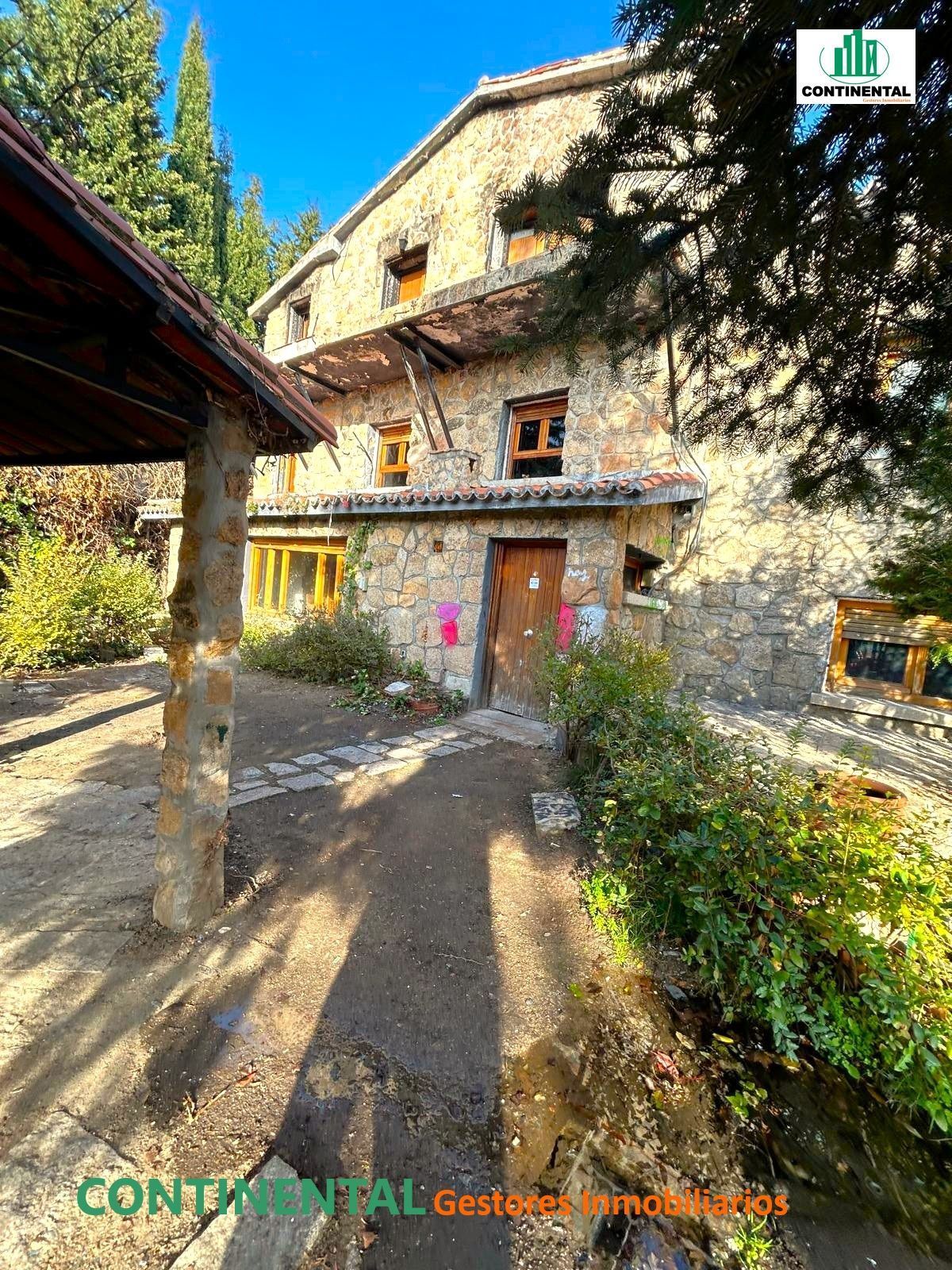 Vista exterior de Casa o xalet en venda en Colmenarejo amb Calefacció, Terrassa i Traster