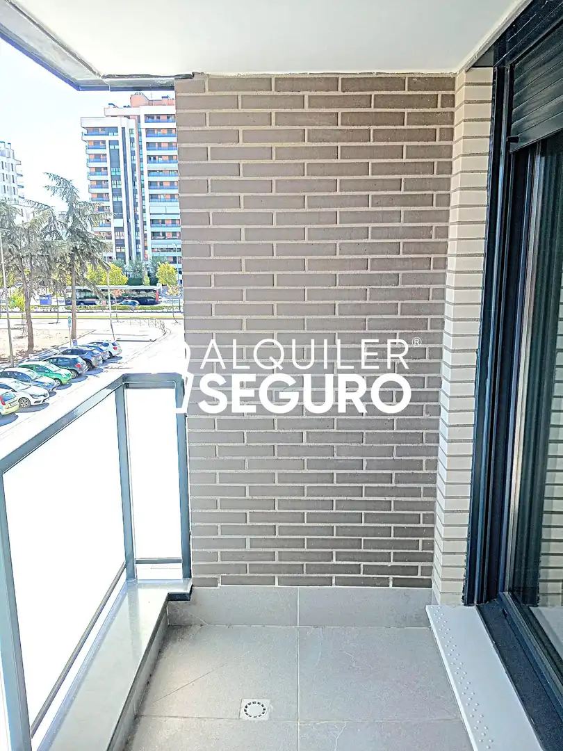 Flat for rent in de Vicente Ferrer , Ciudad de la Comunicación - Arco Ladrillo