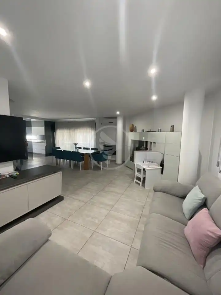 Sala d'estar de Casa o xalet en venda en Linares amb Aire condicionat, Jardí privat i Piscina