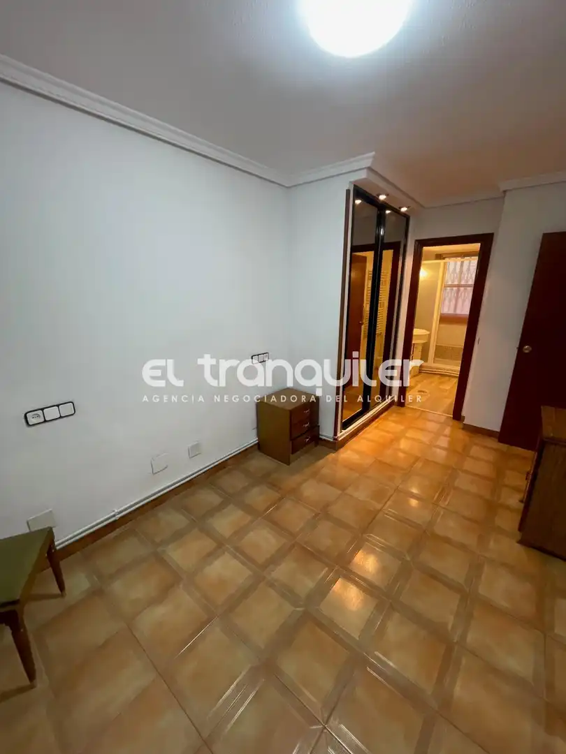 Flat for rent in Pinto  with Air Conditioner, Furnished and Washing machine