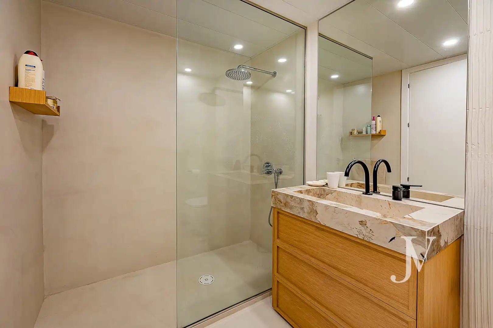 Bathroom of Duplexes for sale in Madrid  with Air Conditioner, Heating and Private garden