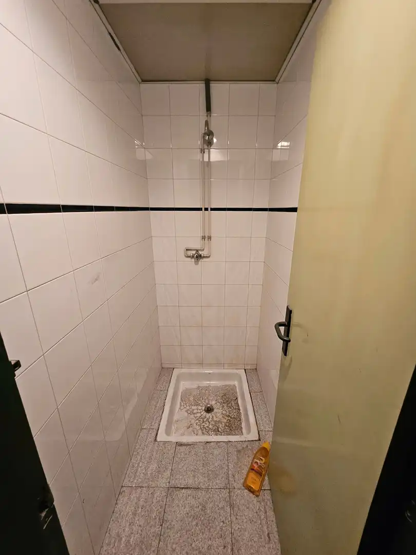 Badezimmer von Fabrikhallen zum Verkauf in Elorrio mit Heizung