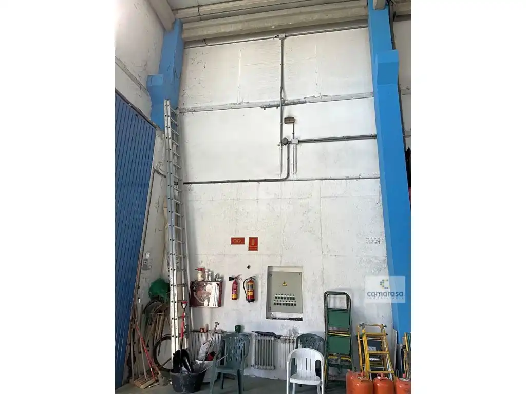 Industrial buildings for rent in Calle Río Órbigo, 9, Hervencias Altas - El Pinar