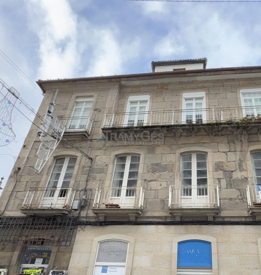 Vista exterior de Edificio en venta en Pontevedra Capital 