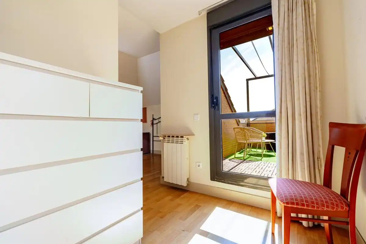 Terraza de Ático en venta en Pozuelo de Alarcón con Aire acondicionado, Calefacción y Jardín privado
