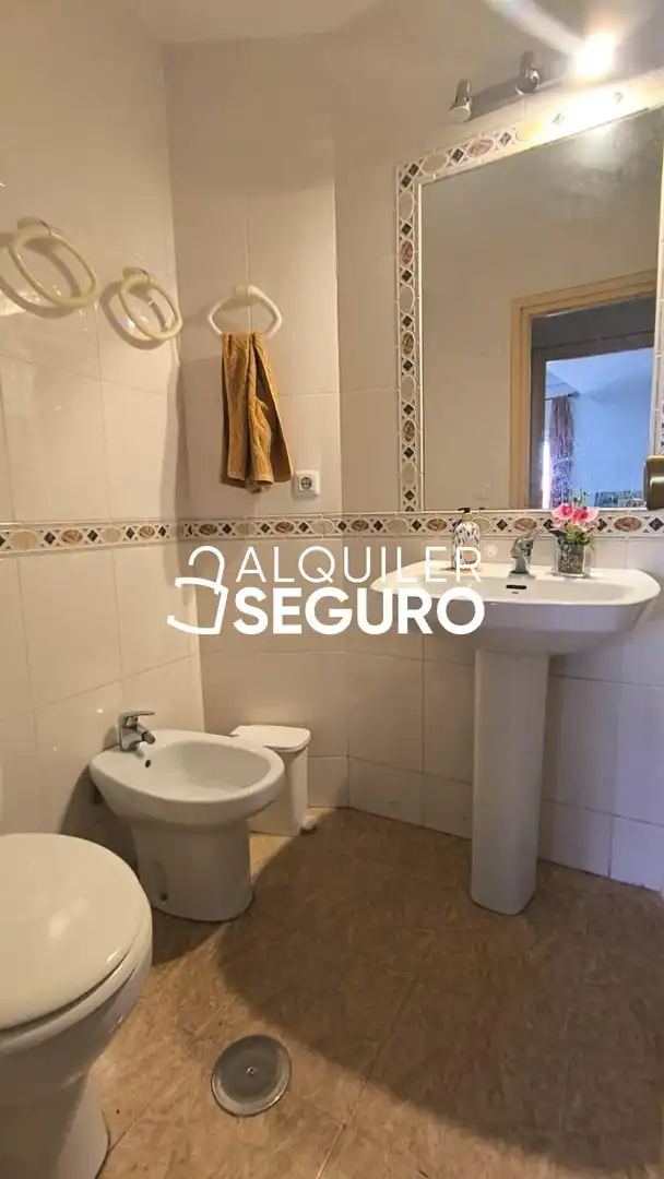 Bathroom of Flat for rent in Málaga  with Air Conditioner and Furnished