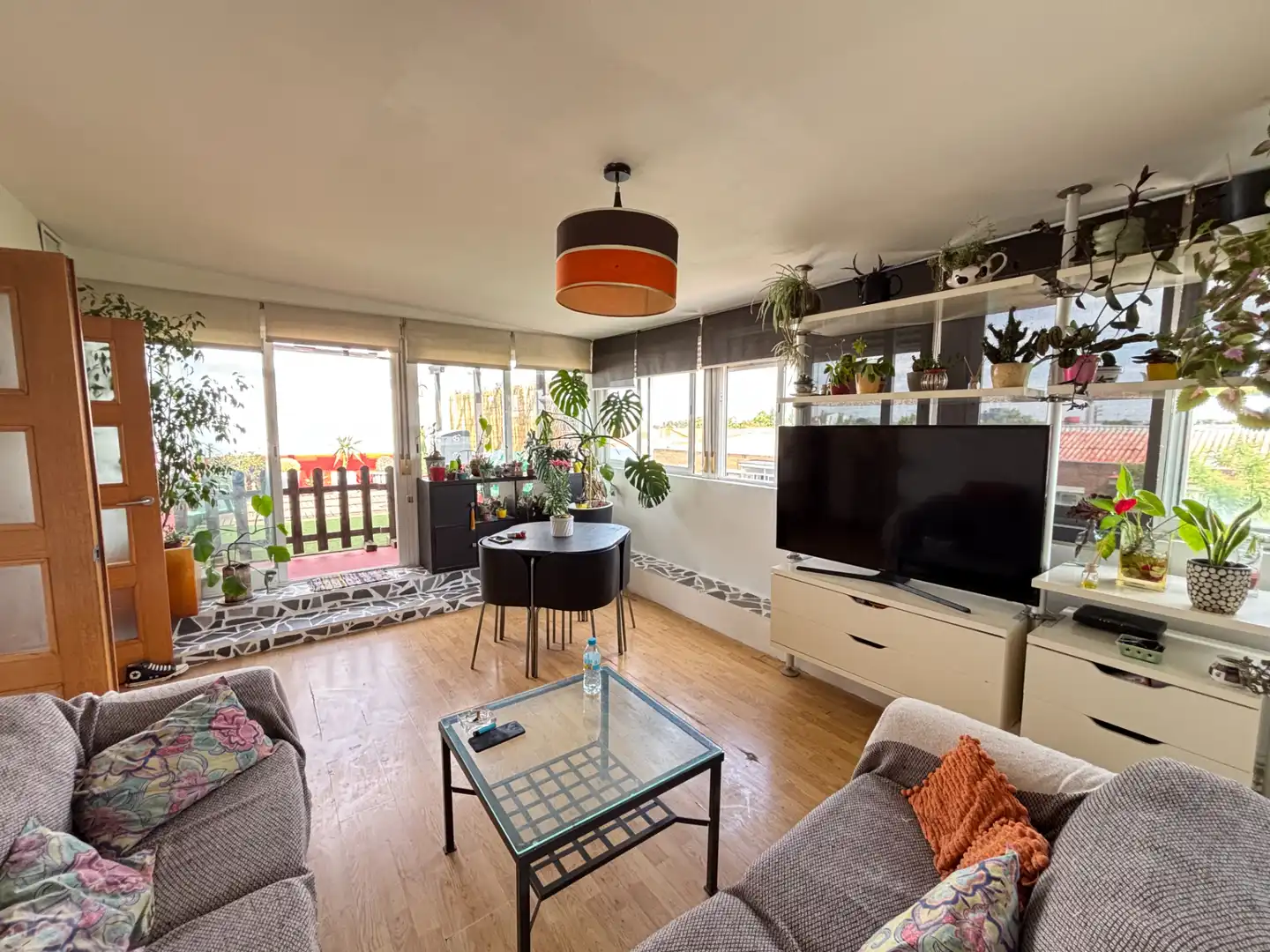 Sala d'estar de Àtic en venda en Madrid amb Aire condicionat, Calefacció i Jardí privat