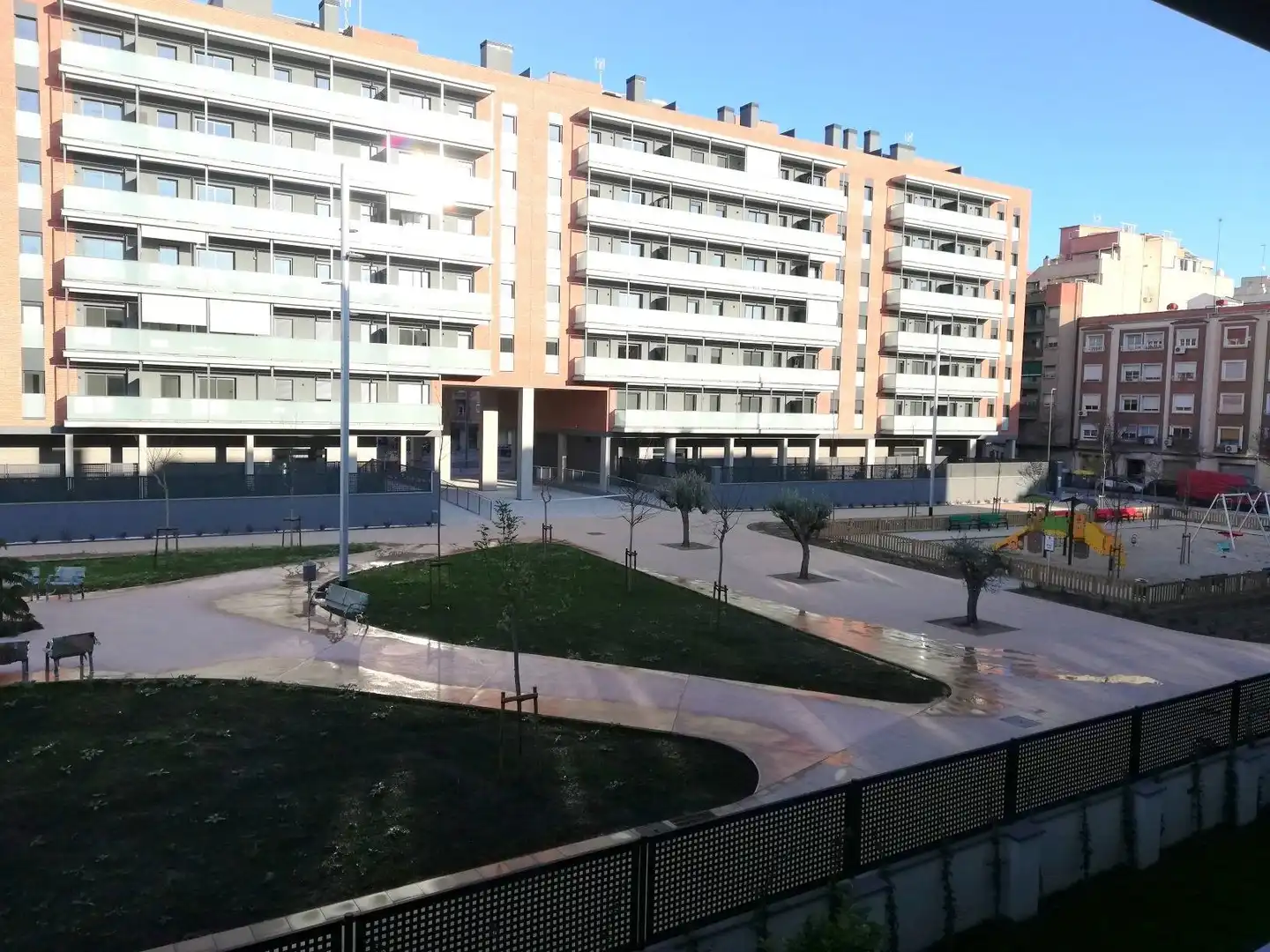 Exterior view of Flat for rent in L'Hospitalet de Llobregat  with Heating, Parquet flooring and Balcony