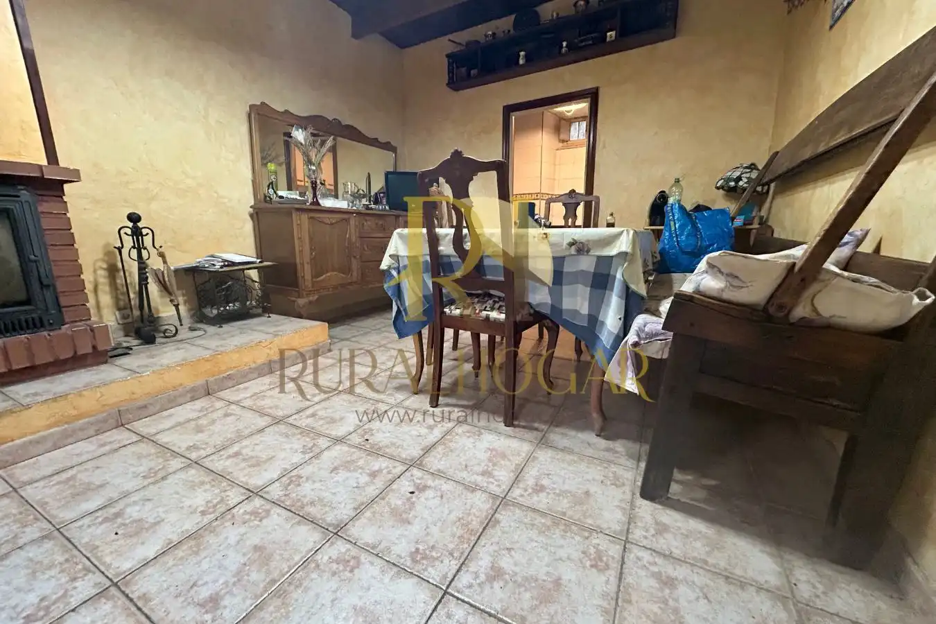 Detached homes for sale in Boñar