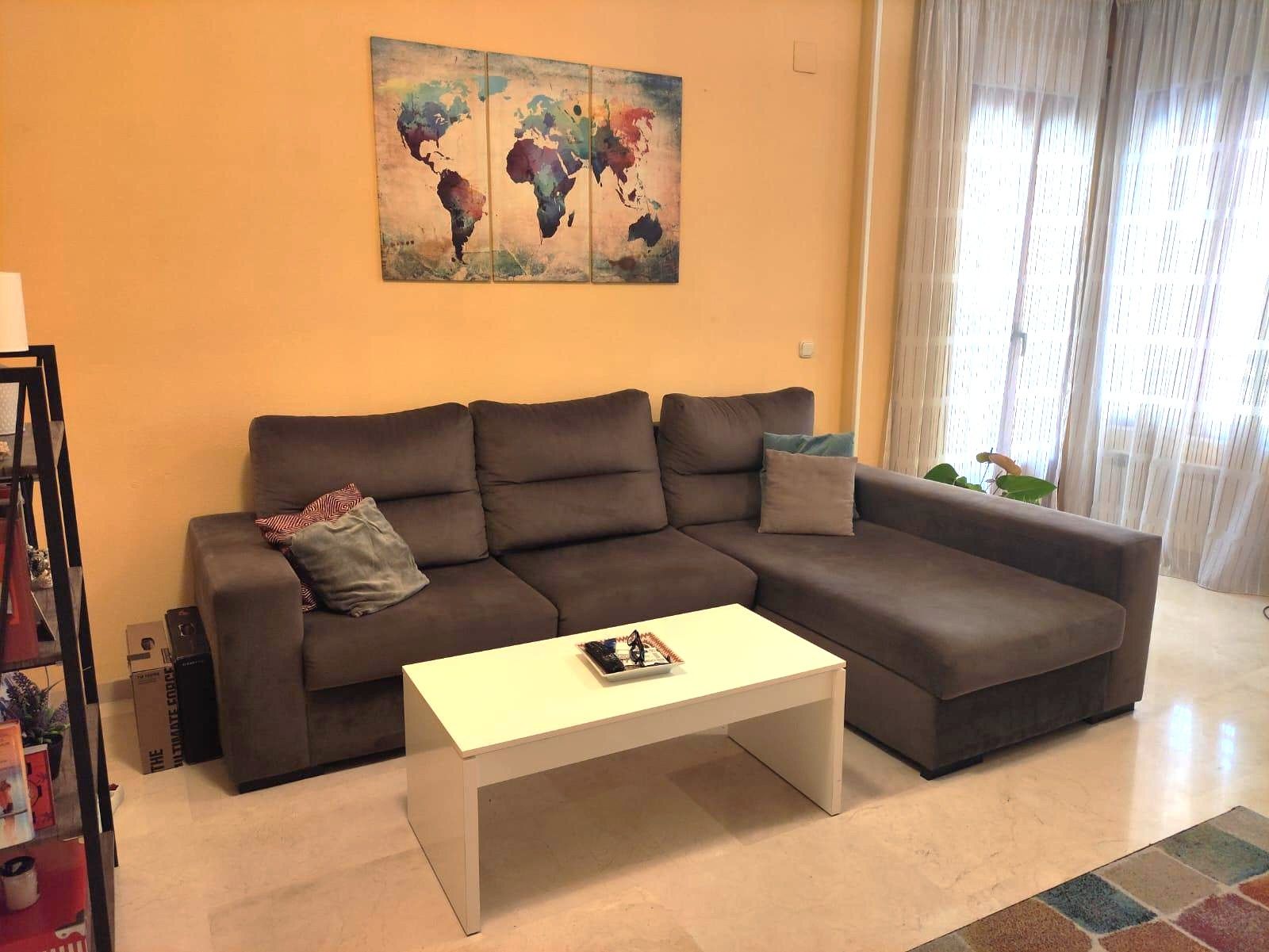 Sala d'estar de Apartament de lloguer en Cáceres Capital amb Calefacció, Traster i Moblat