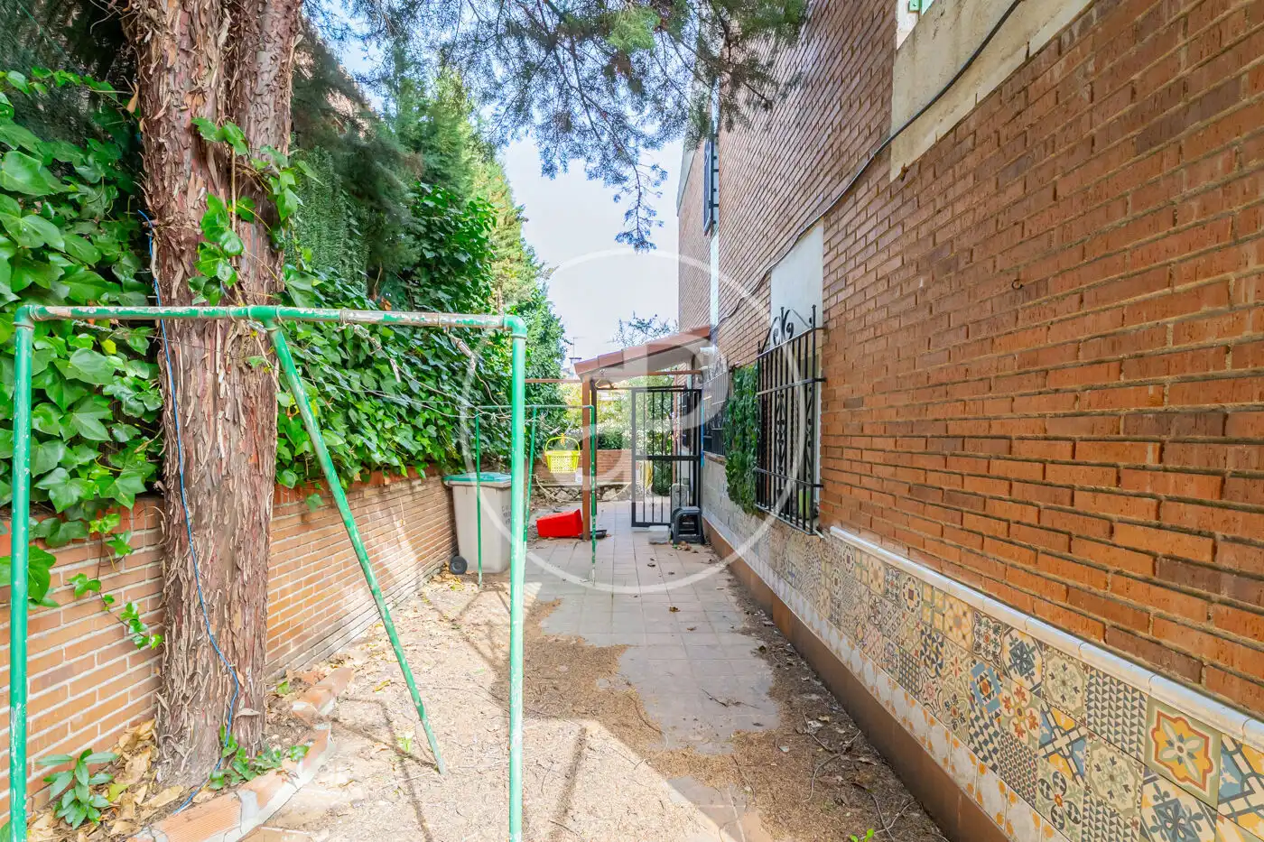 Vista exterior de Casa o xalet en venda en Pozuelo de Alarcón amb Calefacció, Jardí privat i Terrassa
