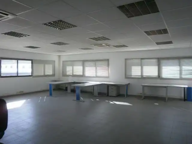 Nau industrial de lloguer en Zizurkil