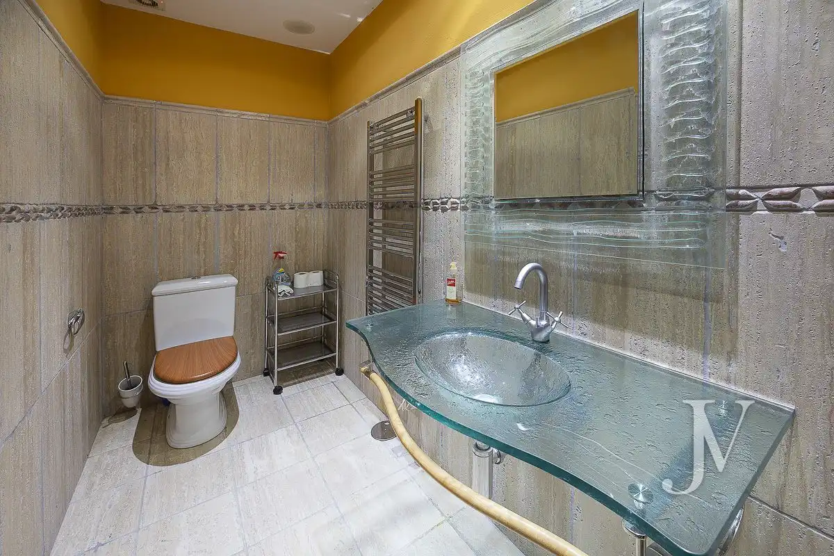 Baño de Casa o chalet en venta en El Casar con Aire acondicionado, Calefacción y Jardín privado