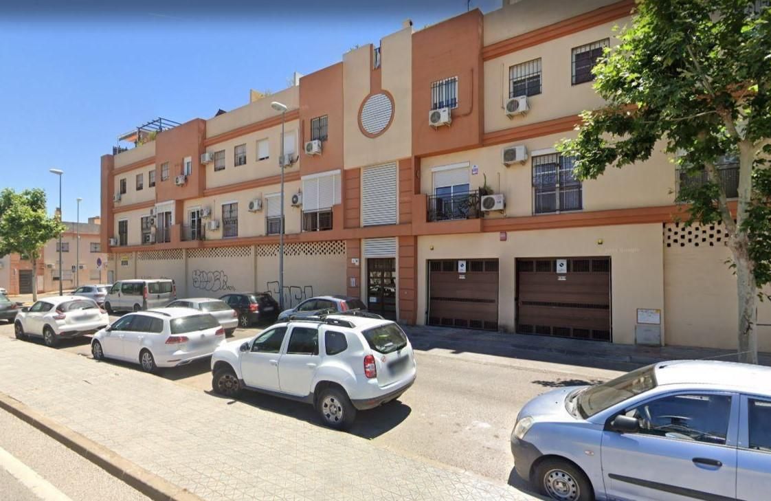 Exterior view of Garage for sale in Alcalá de Guadaira