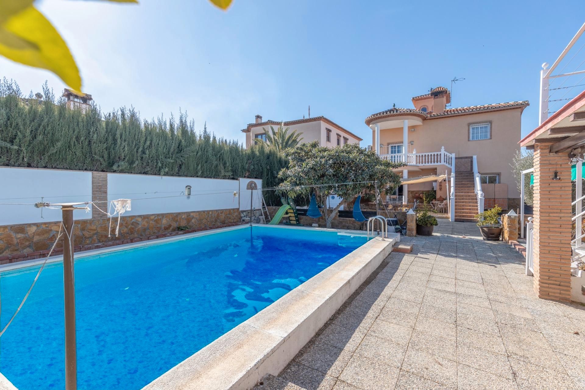 Swimming pool of House or chalet for sale in Alhendín  with Air Conditioner, Heating and Terrace