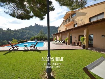Villa con piscina in vendita a Sant Feliu de Codines