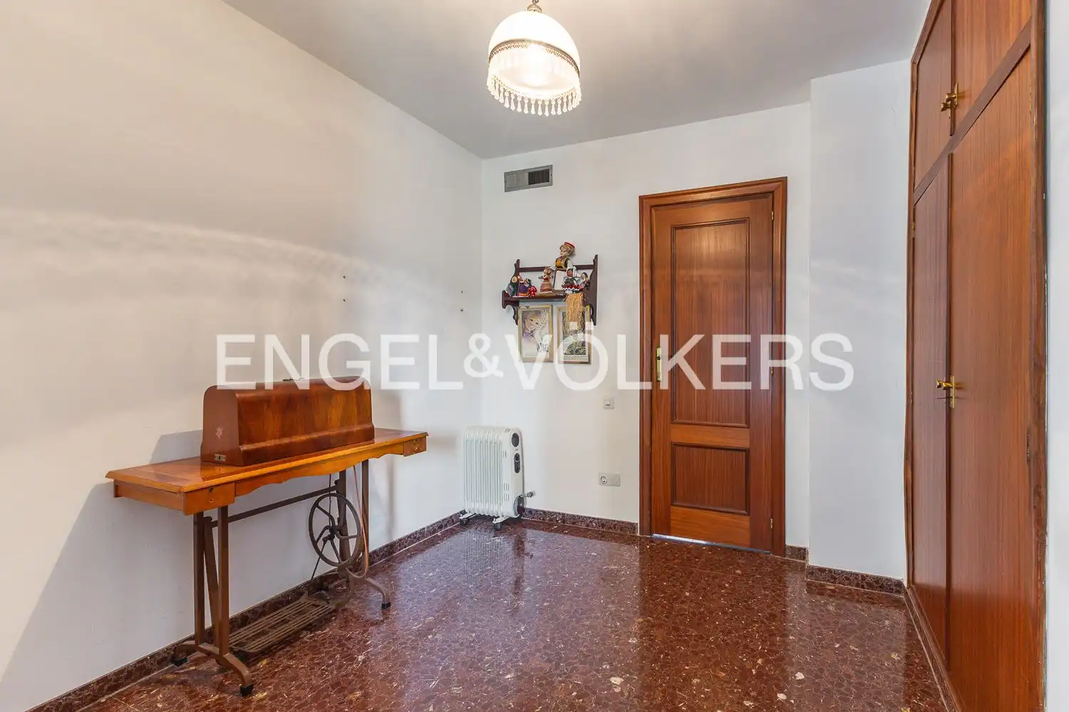 Piso en venta en Gandia con Calefacción, Trastero y Amueblado
