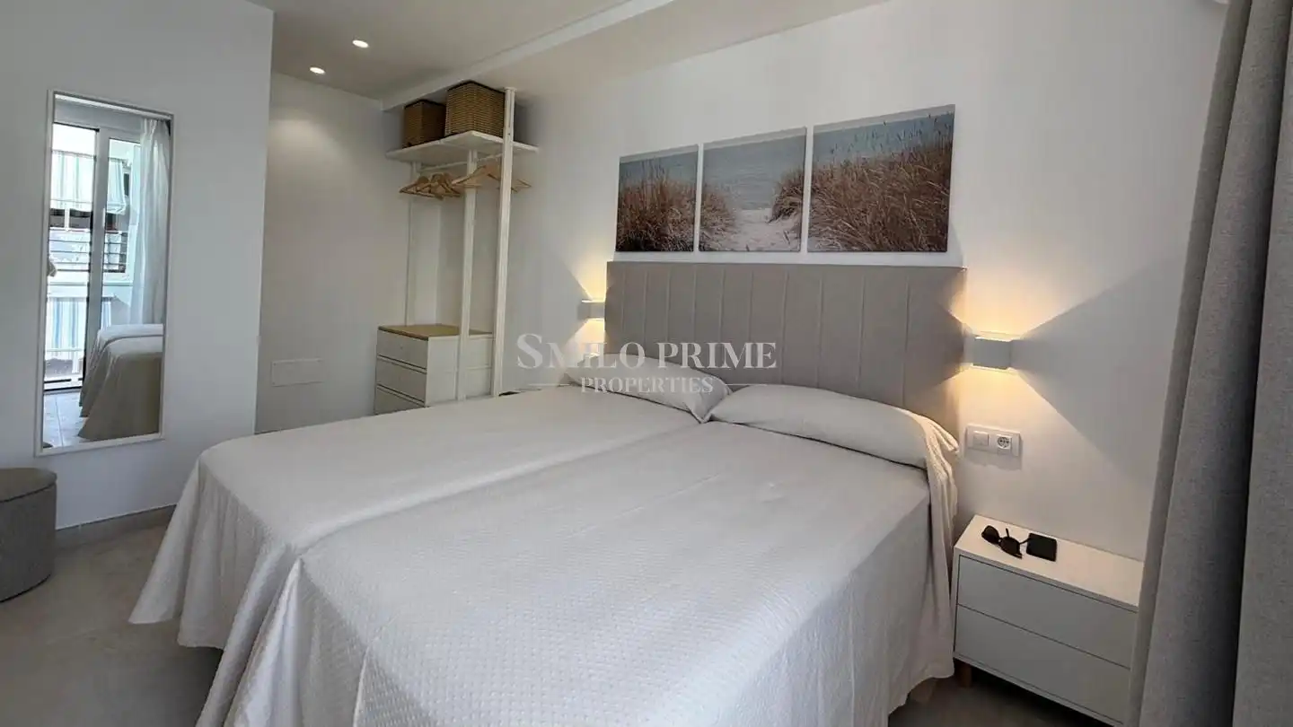 Schlafzimmer von Dachboden zur Miete in Guía de Isora mit Klimaanlage, Terrasse und Möbliert