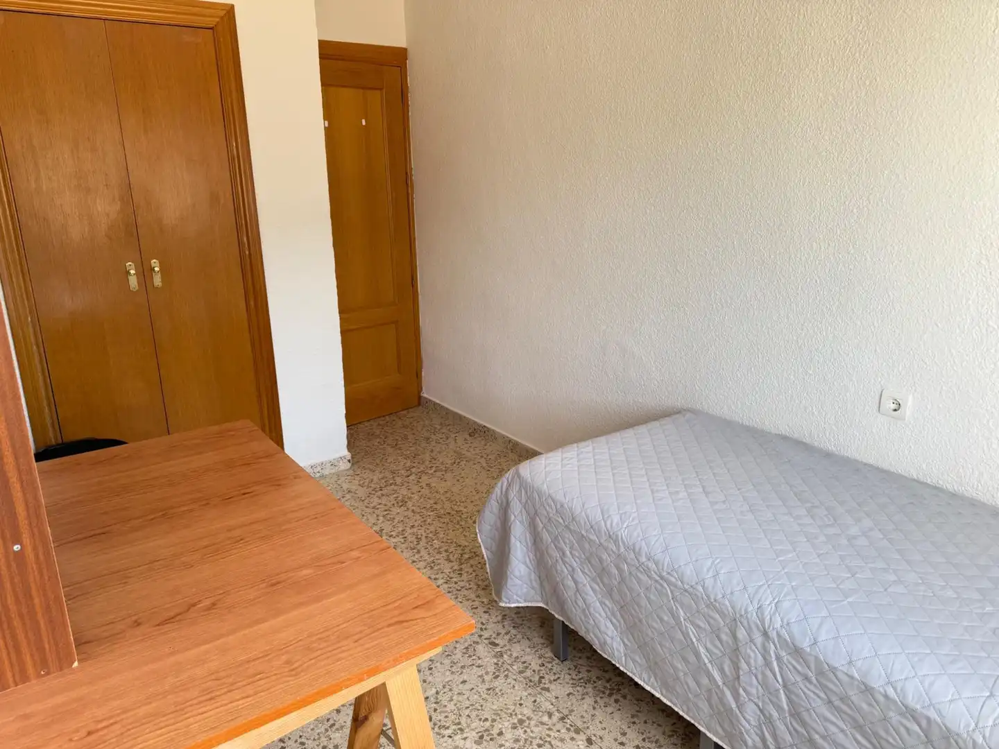 Schlafzimmer von Wohnung zur Miete in Granada