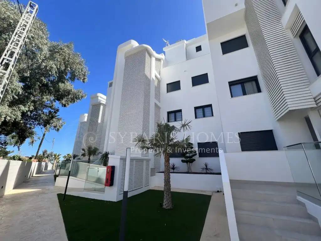 Vista exterior de Ático en venta en Dénia con Piscina comunitaria