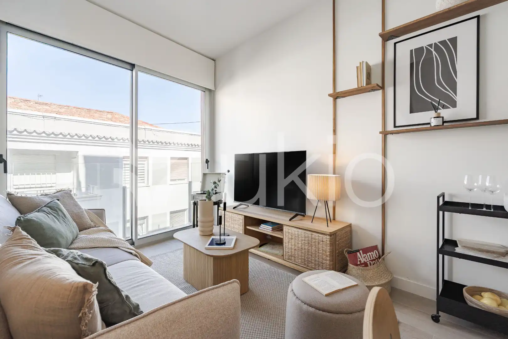 Sala d'estar de Apartament de lloguer en  Madrid Capital amb Aire condicionat, Calefacció i Moblat