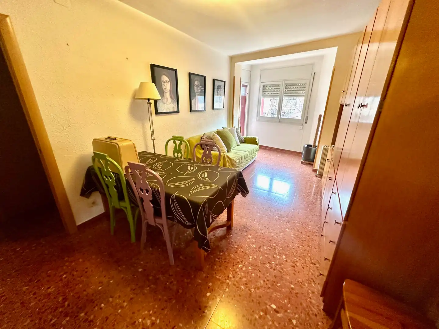 Vista exterior de Piso en venta en Santa Coloma de Gramenet con Calefacción, Amueblado y Horno
