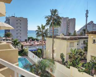 Vista exterior de Apartament en venda en Benalmádena amb Jardí privat, Terrassa i Piscina comunitària