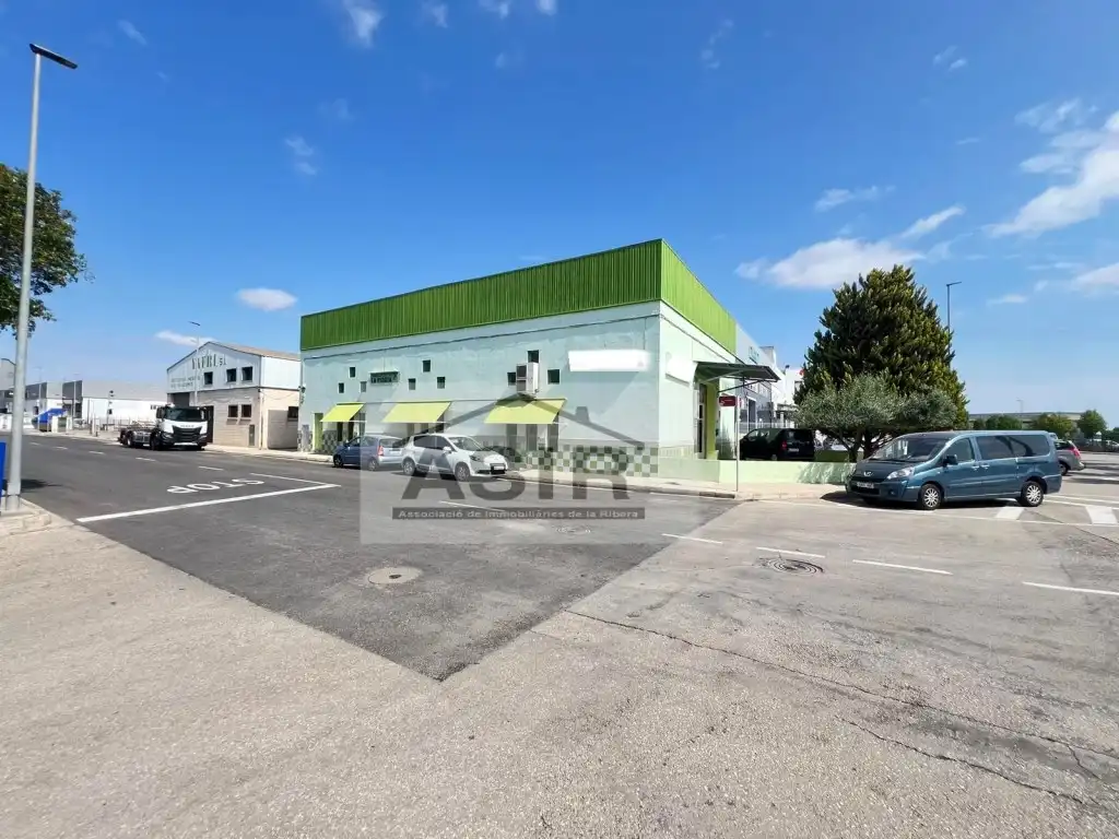 Vista exterior de Nave industrial en venta en Alzira