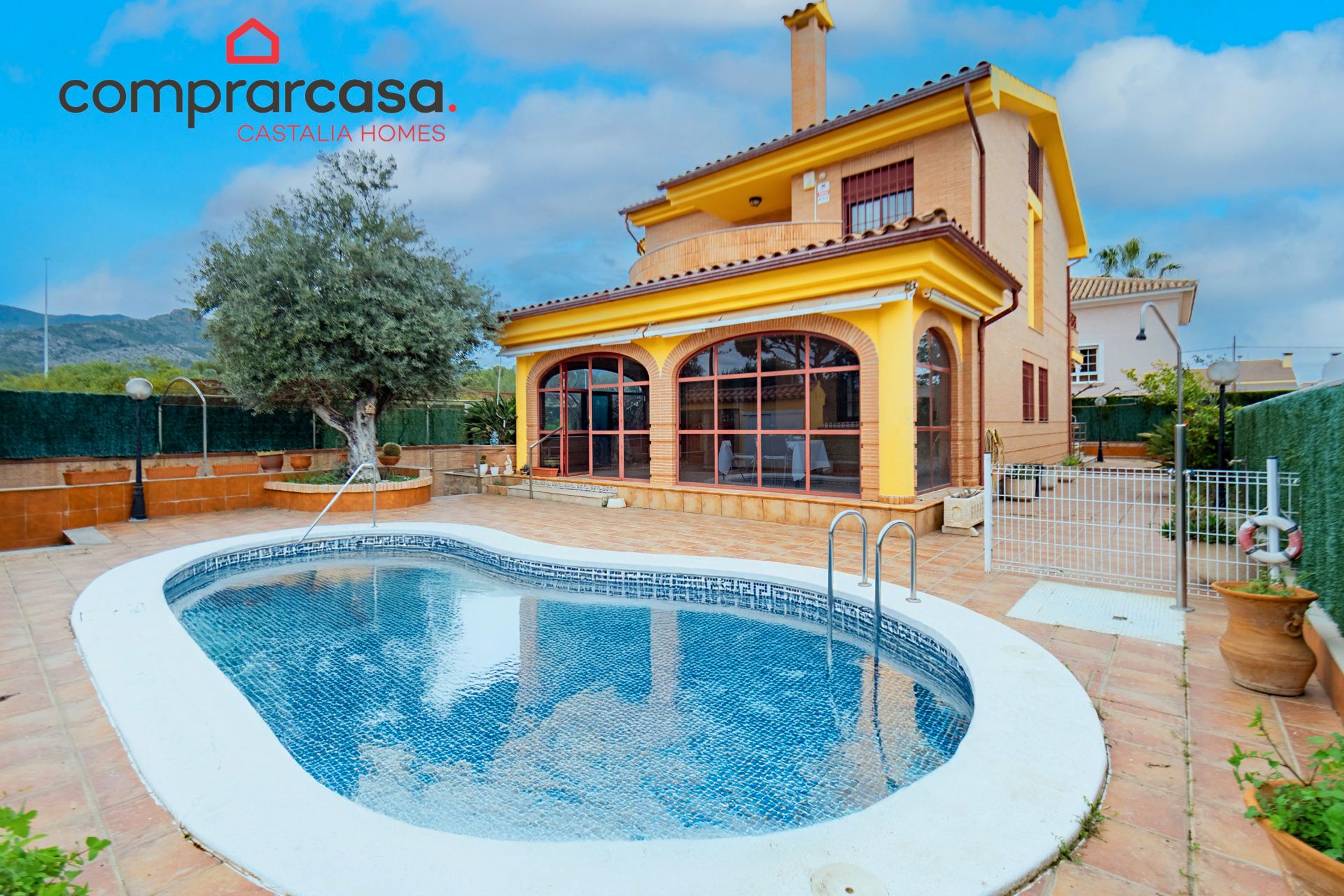 Vista exterior de Casa o xalet en venda en Benicasim / Benicàssim amb Calefacció, Jardí privat i Terrassa