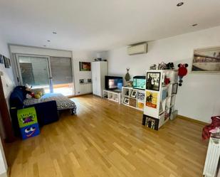 Living room of Planta baja for sale in Terrassa  with Air Conditioner and Terrace