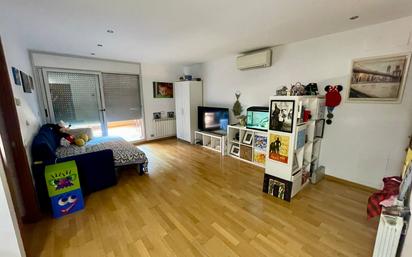 Living room of Planta baja for sale in Terrassa  with Air Conditioner and Terrace