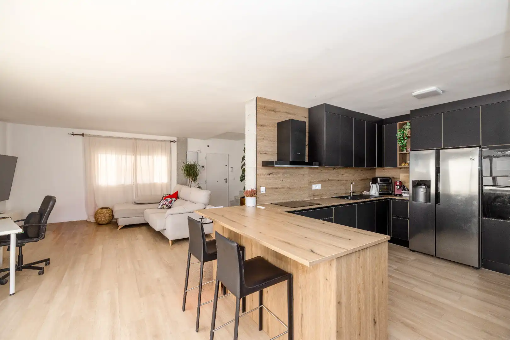 Cocina de Casa adosada en venta en Málaga con Aire acondicionado, Calefacción y Jardín privado